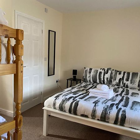 Prince Of Wales Pub And Accommodation Llangollen Extérieur photo